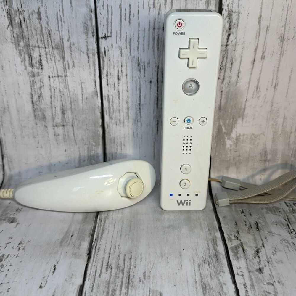 Nintendo Wii Nunchuk Controller Hand Curved Joystick‎ and Wii Controller RVL-003